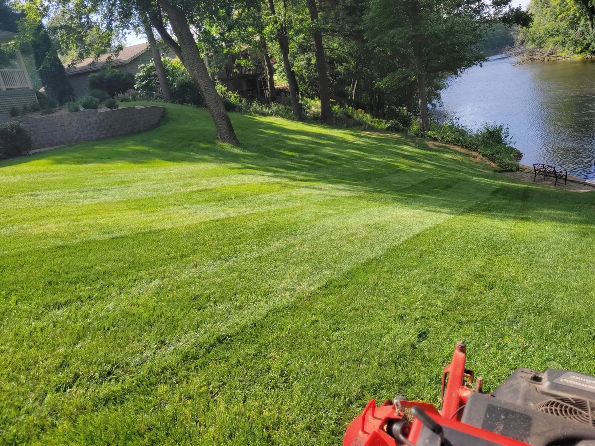 Lawn care service in Cecil WI - Advanced Green Lawn Services